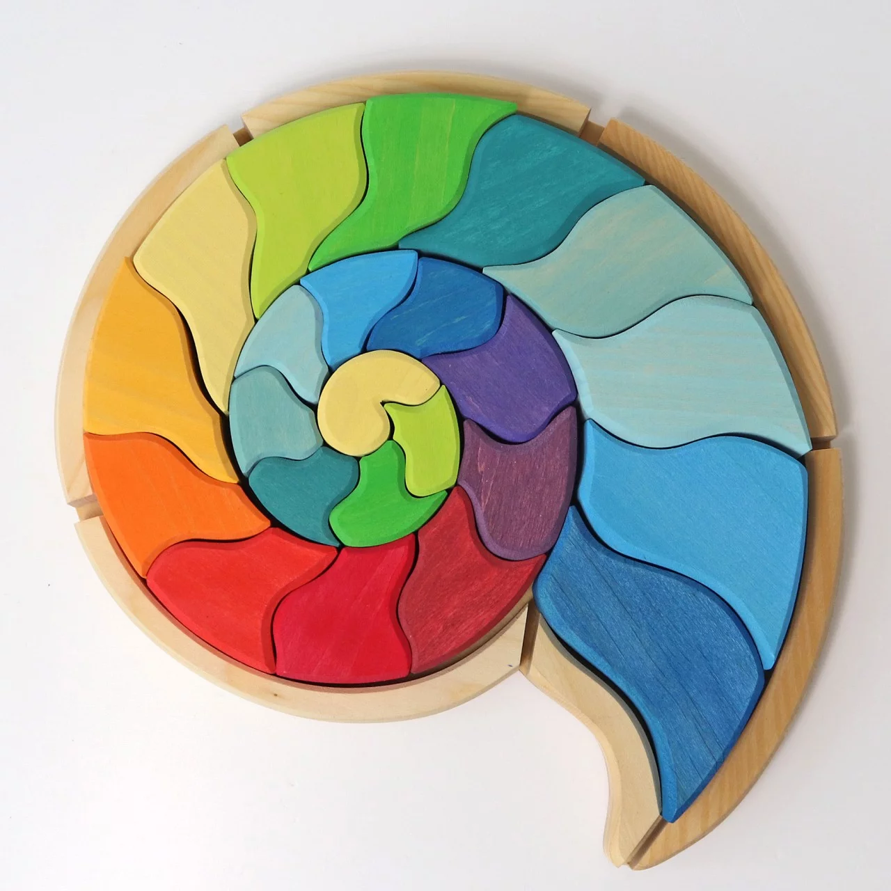 Jeu de construction en bois, mandala, puzzle Ammonite de Grimms 01