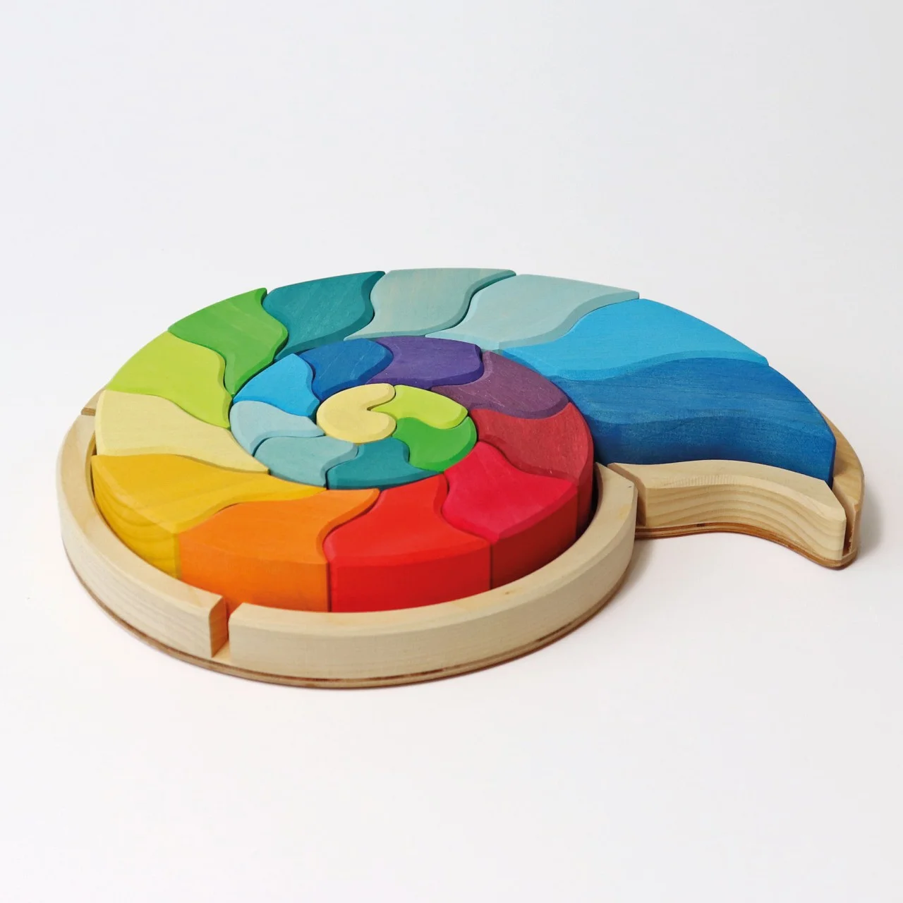 Jeu de construction en bois, mandala, puzzle Ammonite de Grimms 02