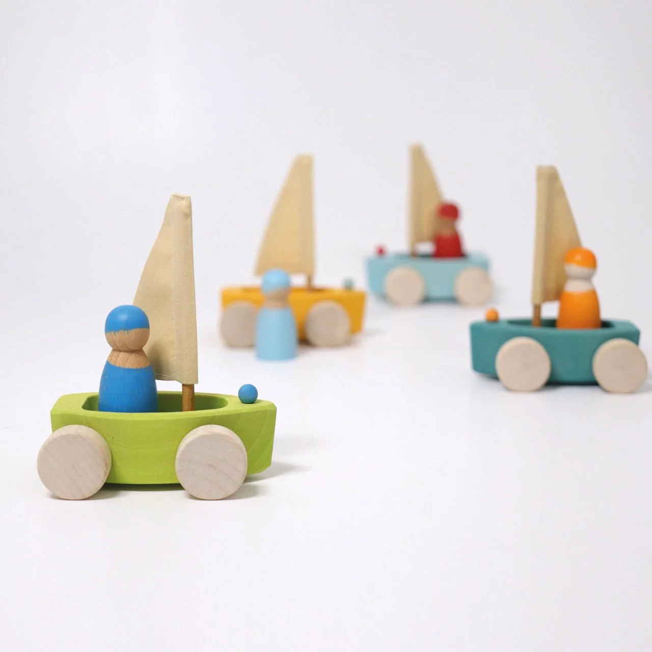 Grimms bateau à voile avec son personnage 02
